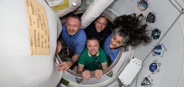 Sitzen im Weltraum fest: Suni Williams (re.) und Barry Wilmore (li.) sind seit Juni auf der ISS, im September stießen Nick Hague und Aleksandr Gorbunov (vorne) dazu