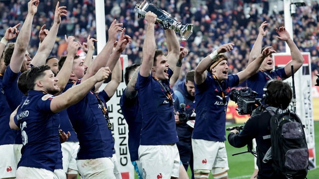 Le XV de France remporte son 27e tournoi des Six Nations en battant l’Écosse