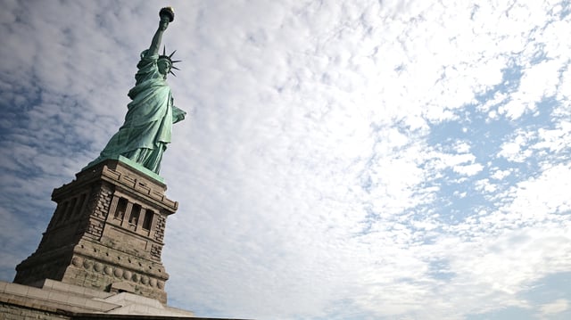 «Elle sera très bien ici, chez nous»: Raphaël Glucksmann demande aux Américains de rendre la statue de la Liberté