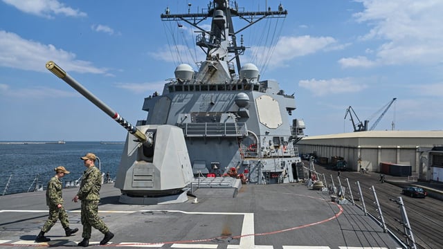 U.S. Navy soldiers on the deck of the USS Gravely Destroyer Ship in Gdynia, Poland, in 2022. Photo: Omar Marques/Getty Images