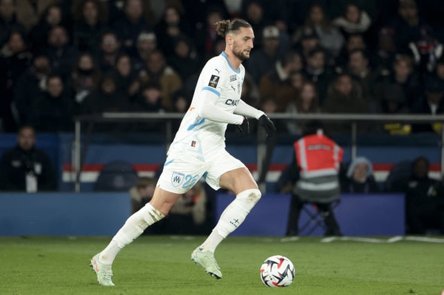 PSG-OM : Adrien Rabiot s'échauffe sous une pluie d'insultes au Parc des Princes