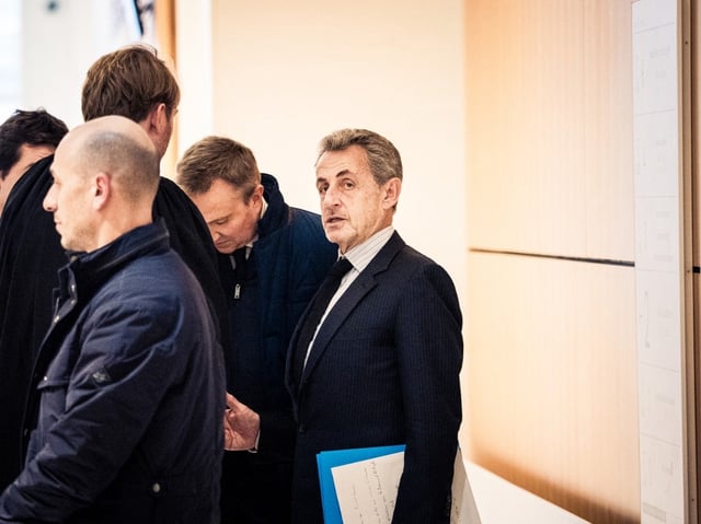 Le commandant Vidal, entendu ce lundi 17 mars à la barre, a dépiauté les écoutes Sarkozy, flairant que l’ancien président avait un téléphone caché.