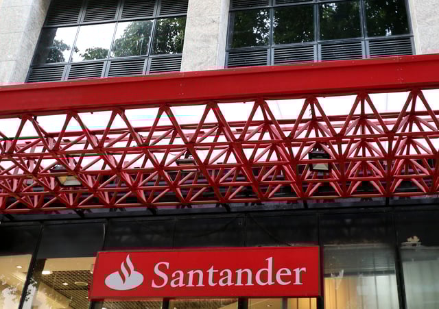A logo of Banco Santander is seen in Rio de Janeiro, Brazil April 29, 2019. Picture taken April 29, 2019. REUTERS/Sergio Moraes/File Photo