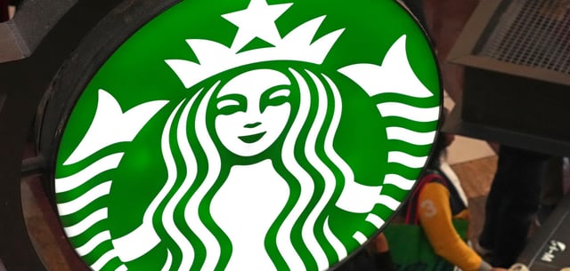 Die vermeintliche Unachtsamkeit einer Starbucks-Mitarbeiterin kostet den Konzern 50 Millionen Dollar