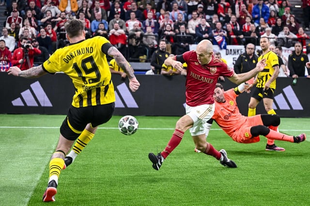 Arjen Robben zieht ab, Kevin Großkreutz will klären
