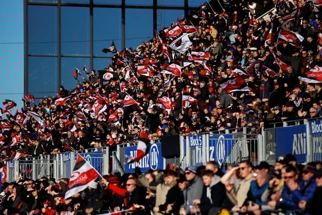 Rugby Union - European Champions Cup - Pool 4 - Saracens v Racing 92 - Allianz Park, London, Britain - January 19, 2020   Saracens fans celebrate their second try scored by Mako Vunipola   Action Images via Reuters/Paul Childs/File Photo