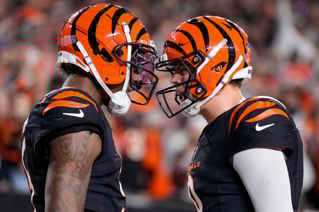 Bengals wide receiver Tee Higgins (left) and quarterback Joe Burrow.
