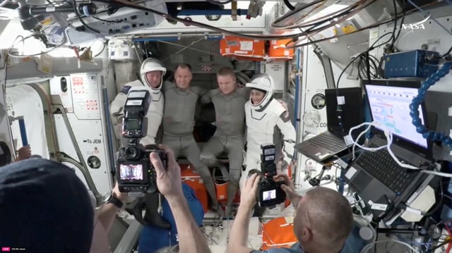 Les images des astronautes coincés à bord de l'ISS en route pour la Terre