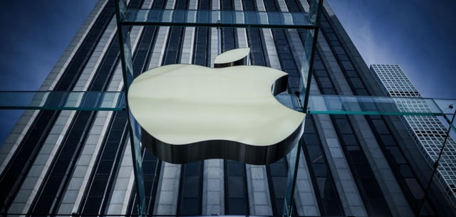 Der ikonische Apfel im Apple-Geschäft an der New Yorker 5th Avenue