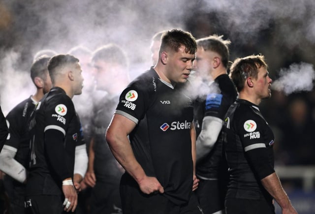 Newcastle Falcons players look dejected after the defeat to Harlequins (Photo: Getty)