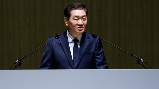 Han Jong-hee, co-chief executive officer of Samsung Electronics Co., speaks at the company's annual general meeting at the Suwon Convention Center in Suwon, South Korea, March 19, 2025.