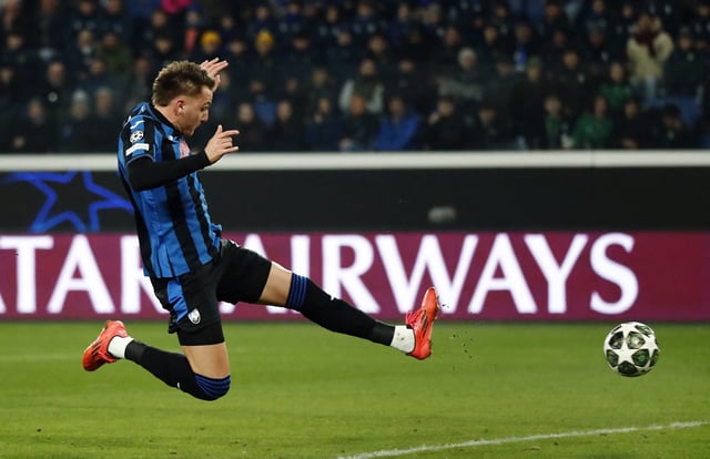 Soccer Football - Champions League - Knockout Phase Playoff - Second Leg - Atalanta v Club Brugge - Gewiss Stadium, Bergamo, Italy - February 18, 2025 Atalanta's Mateo Retegui scores a goal that was later disallowed REUTERS/Alessandro Garofalo/File Photo