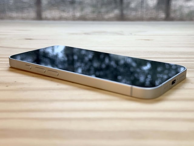 If this photo weren’t in an iPhone 16e review, you’d have a hard time figuring out which one it is.
