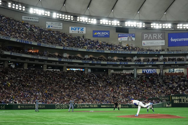 Blake Snell #7 of the Los Angeles Dodgers throws in the bottom of the fourth inning against Hanshin Tigers at Tokyo Dome on March 16, 2025 in Tokyo.