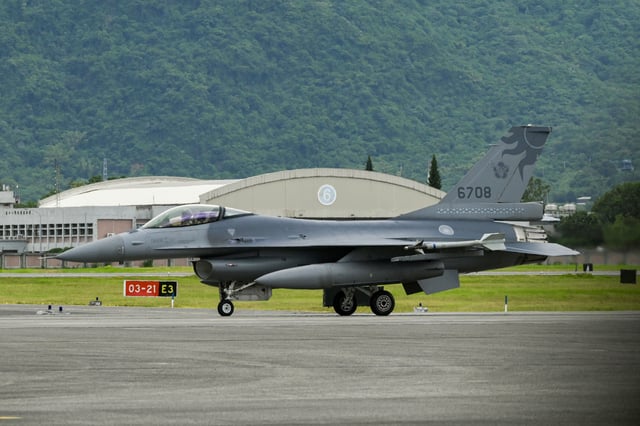 A U.S.-made F-16V fighter jet taxis on the runway at an air force base during Taiwan&#39;s annual Han Kuang military drills in Hualien on July 23, 2024.