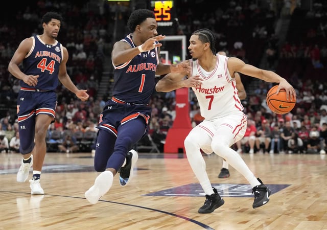 Milos Uzan fouled out in three of UH&#39;s losses, including an early-season showdown with SEC power Auburn at Toyota Center.