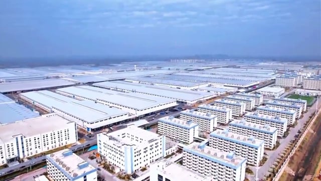 A video shows the extent of the BYD mega factory in Zhengzhou, China.