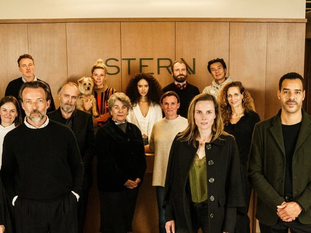 Die Mitarbeiter der fiktiven Schauspielagentur Stern von "Call My Agent Berlin".