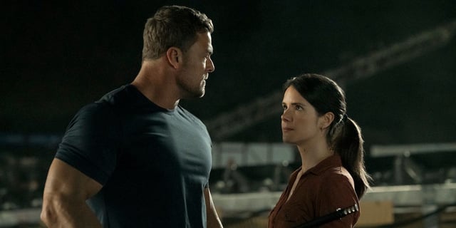 Reacher talks with Duffy in Reacher Season 3.