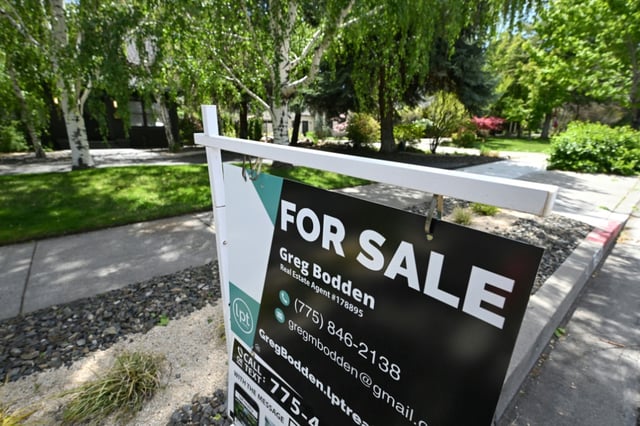 Sales of existing homes in the United States rose 4.2 percent in February to an annual rate of 4.26 million, said the National Association of Realtors