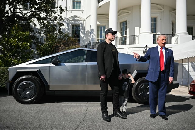 With Elon Musk struggling as Tesla CEO, President Trump opted to help by using the White House as a platform to sell Americans on Teslas.