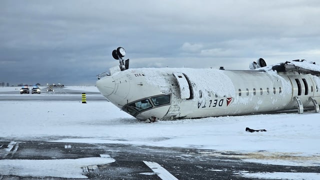 Image of the crashed plane of Delta flight 4819 at Toronto Pearson International Airport.