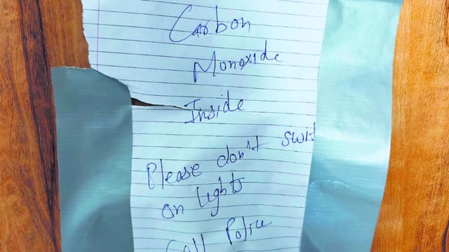 Man dies by inhaling toxic gas, leaves cautionary note for cops on the door