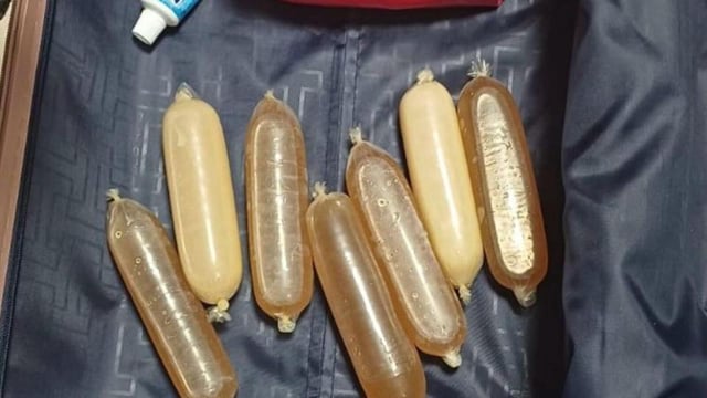 The Mumbai unit of the Directorate of Revenue Intelligence (DRI) on Thursday arrested a Brazilian female passenger at the international airport after it allegedly seized cocaine, estimated to be worth ₹11.1 crore in the illicit markets, from her possession. (HT)