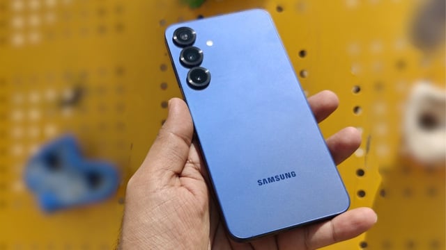 Samsung has now released an updates list of phones supporting OneUI 7.