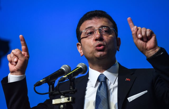 Turquie: des milliers de manifestants protestent contre l’arrestation d’Imamoglu