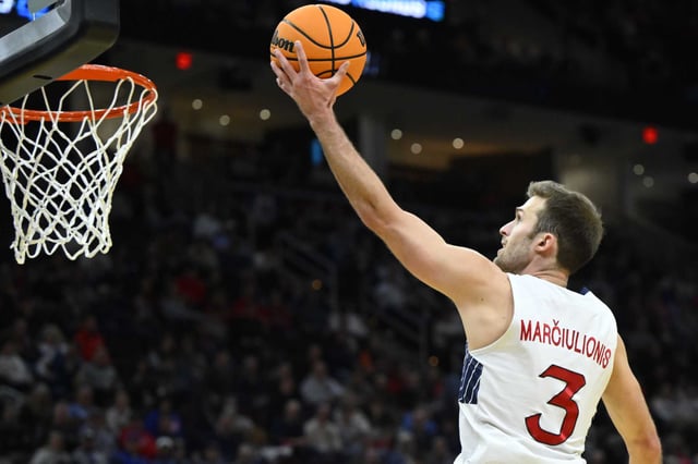St. Mary’s guard Augustas Marciulionis drives to the basket in the first half against Vanderbilt on Friday. 