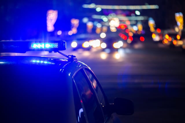 Paris: un refus d'obtempérer provoque un violent accident, 8 policiers blessés dans la collision