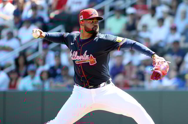 FILE PHOTO:Mar 2, 2025; North Port, Florida, USA; Atlanta Braves starting pitcher Reynaldo Lopez (40) throws a pitch against the New York Yankees during the first inning at CoolToday Park. Mandatory Credit: Kim Klement Neitzel-Imagn Images/File photo
