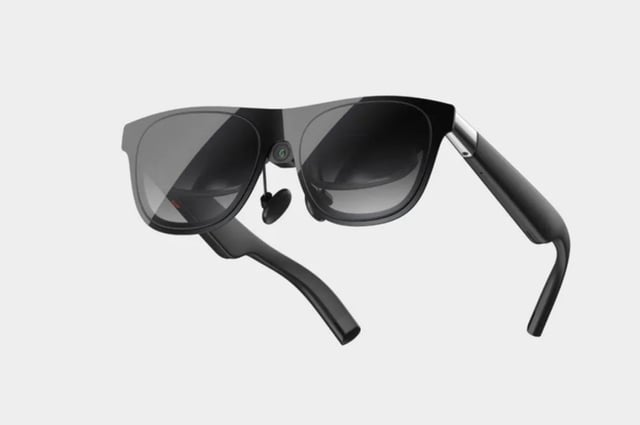 An image about Samsung developing smart glasses and head-mounted devices for late-2025 reveal