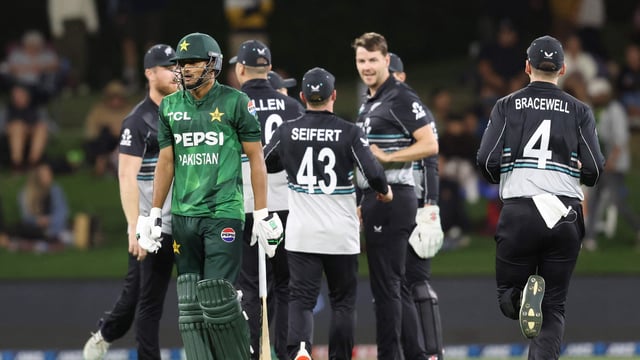 New Zealand beat Pakistan by 115 runs in the fourth T20I to clinch series.
