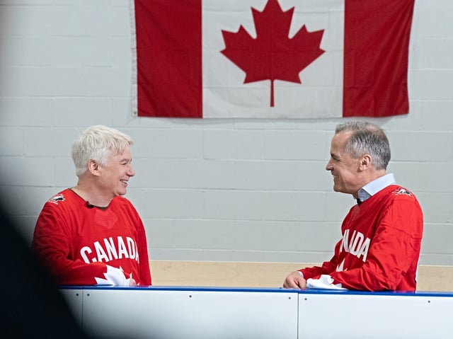 Prime Minister Mark Carney participates in a video with Canadian actor Mike Myers in Montreal on March 16, 2025.

Le premier ministre Mark Carney participe à la réalisation d’une vidéo avec l'acteur canadien Mike Myers à Montréal le 16 mars 2025.