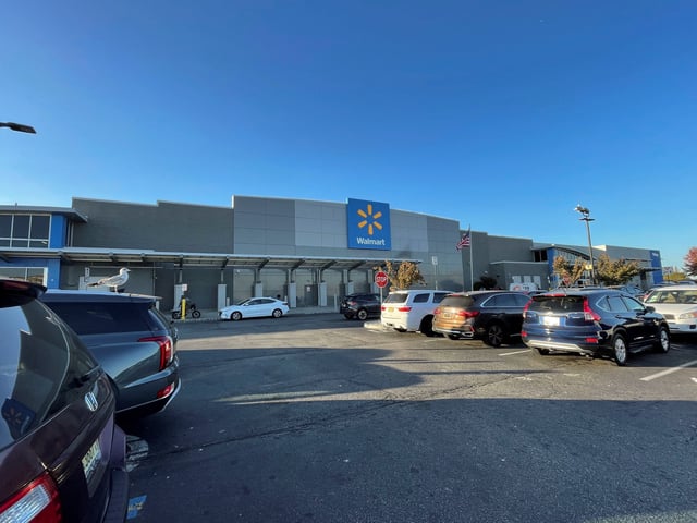 A view shows the parking lot of a Walmart Supercenter in Secaucus, New Jersey, U.S., which uses Spark Drivers for deliveries, U.S, October 18, 2024. REUTERS/Siddharth Cavale/File Photo