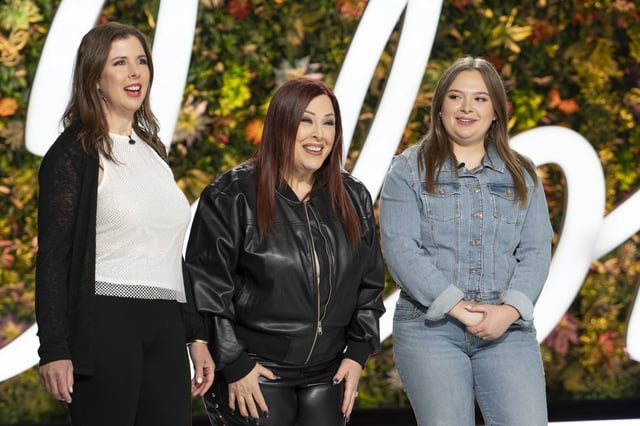 It's a family thing! Wendy Wilson (left) and Carnie Wilson (center) came on to support Carnie's daughter Lola on "American Idol."