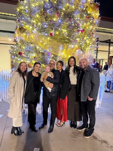 From left: Gladys Gonzalez, Jessica Marshall, Nelson Gonzalez, Gabriela Gonzalez, Stephanie Gonzalez and Jon Marshall.