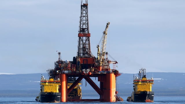 The oil platform Stena Spey is moved by tugboats in the Cromarty Firth. A court has ruled that consents for the Jackdaw and Rosebank fields off Scotland were unlawful