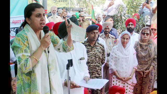 Jasvinder Kaur, wife of Colonel Pushpinder Bath, during protest in Patiala. (ANI File)