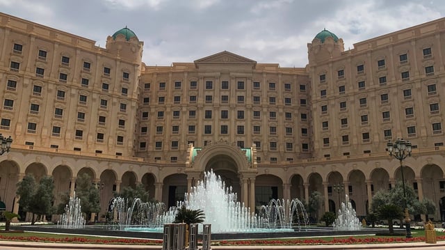 L’hôtel Ritz-Carlton à Riyad où se sont tenus des pourparlers en vue d’obtenir cessez-le-feu dans la guerre entre la Russie et l’Ukraine.