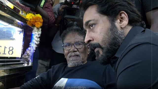 Suriya sat down near Bharathiraja to console him over his son Manoj's death.