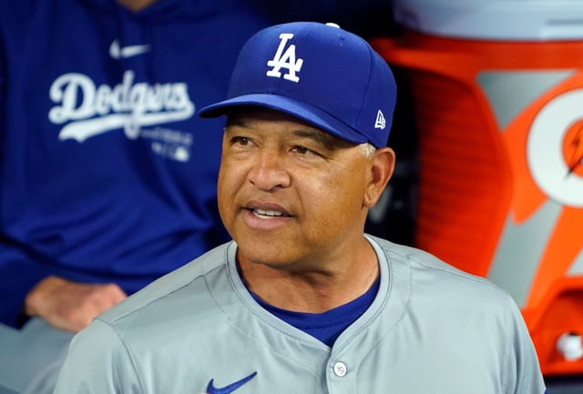 Dodgers manager Dave Roberts says he will visit the White House this year.