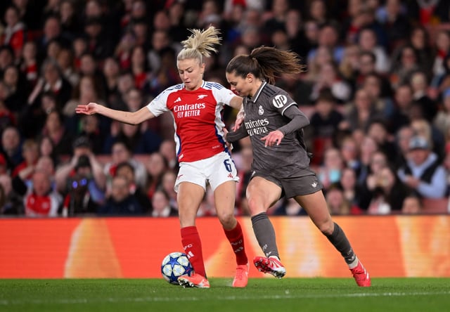 Soccer Football - Women's Champions League - Quarter Final - Second Leg - Arsenal v Real Madrid - Emirates Stadium, London, Britain - March 26, 2025 Real Madrid's Signe Bruun in action with Arsenal's Leah Williamson REUTERS/Jaimi Joy