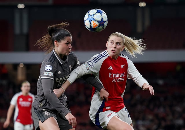 Soccer Football - Women's Champions League - Quarter Final - Second Leg - Arsenal v Real Madrid - Emirates Stadium, London, Britain - March 26, 2025 Arsenal's Alessia Russo in action with Real Madrid's Maria Mendez Action Images via Reuters/Paul Childs