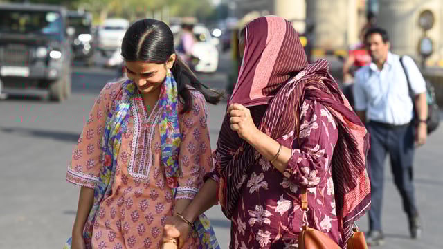 Delhi weather: On Wednesday, the observatory at Ridge recorded a maximum temperature of 40 degrees Celsius.