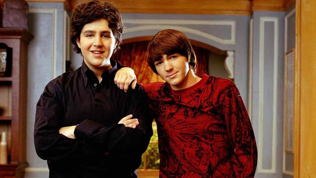 Josh Peck and Drake Bell pose for the camera in Drake & Josh promo
