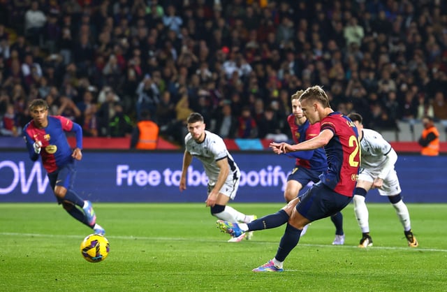 Soccer Football - LaLiga - FC Barcelona v Osasuna - Estadi Olimpic Lluis Companys, Barcelona, Spain - March 27, 2025 FC Barcelona's Dani Olmo scores their second goal from the penalty spot REUTERS/Albert Gea