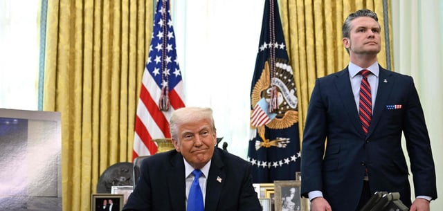 US-Präsident Donald Trump und sein Verteidigungsminister Pete Hegseth